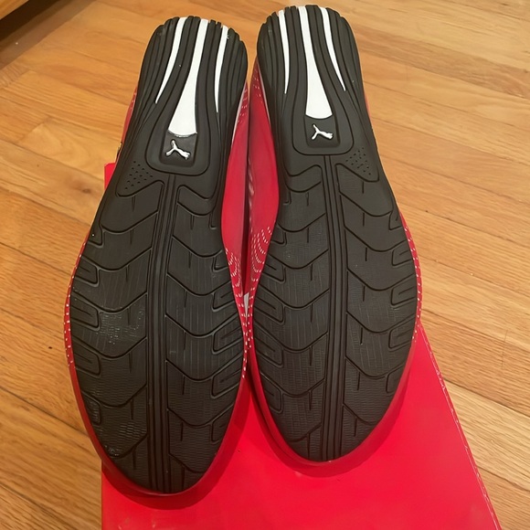 Men’s Puma Red Ferrari sneakers - Picture 6 of 9